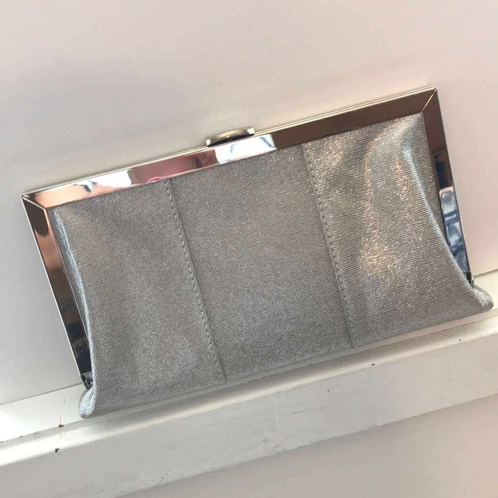 🥂Stacy shimmer Silver clutch